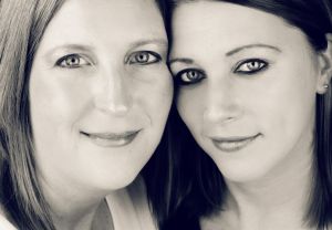laura_kristy_02bw.jpg